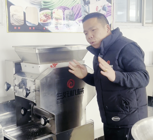 面條機(jī)怎么操作 面條機(jī)怎么操作